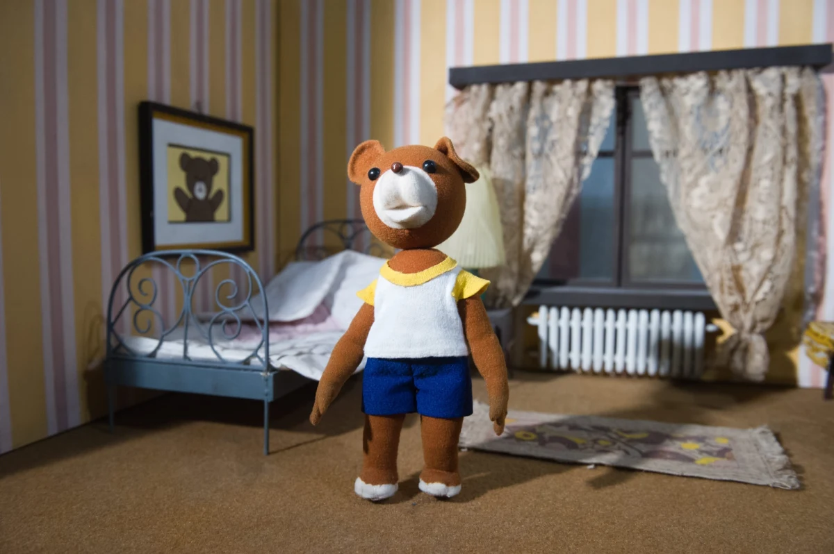 Uwielbiany przez kilka pokoleń najmłodszych Miś Uszatek obchodzi w tym roku 60. urodziny. Postać sympatycznego misia z klapniętym uszkiem narodziła się w 1957 r. w pisemku dla dzieci „Miś”, ale kultowa stała się dzięki serialowi łódzkiego Se-ma-fora.