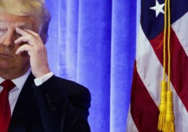 "Anonymous" grozi Trumpowi: Ujawnimy twoje powiązania z rosyjską mafią 