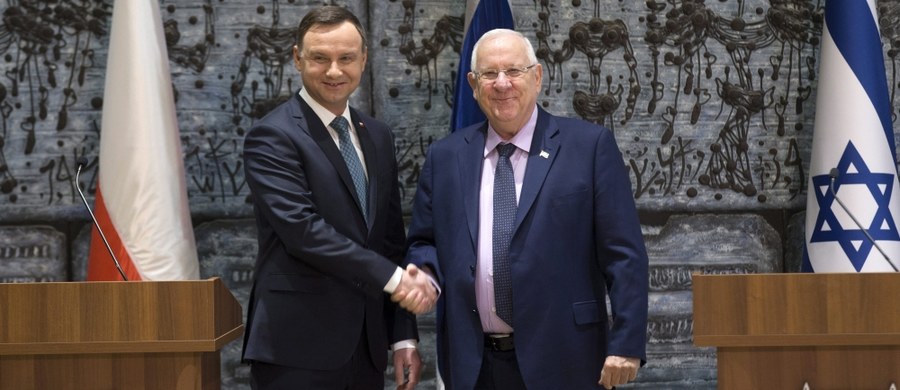Polska sprzyja Izraelowi i procesowi pokojowemu na Bliskim Wschodzie - zapewnił prezydent Andrzej Duda przed spotkaniem z prezydentem Izraela Reuwenem Riwlinem w Jerozolimie. Z kolei Riwlin dodał, że Polska i Izrael podzielają wspólne wartości.