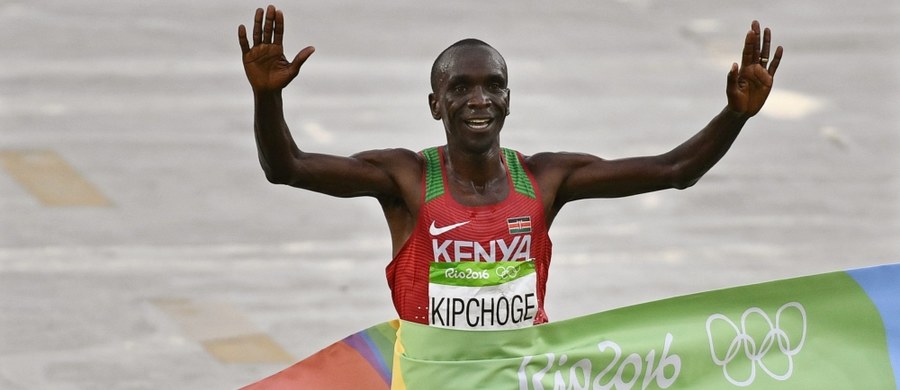 Mistrz olimpijski w maratonie Kenijczyk Eliud Kipchoge przygotowuje się w swojej ojczyźnie do próby pobicia rekordu świata w tej konkurencji. Podejmie ją w maju i chce był pierwszym zawodnikiem, który dystans 42 km 195 m pokona w czasie poniżej dwóch godzin.