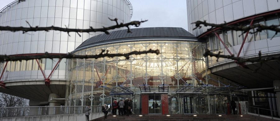 ​Europejski Trybunał Praw Człowieka (ETPC) w Strasburgu nakazał państwu węgierskiemu wypłacenie odszkodowania dwóm Romom, którym według Trybunału policja nie zapewniła należnej ochrony przed rasistowską przemocą słowną i fizyczną.
