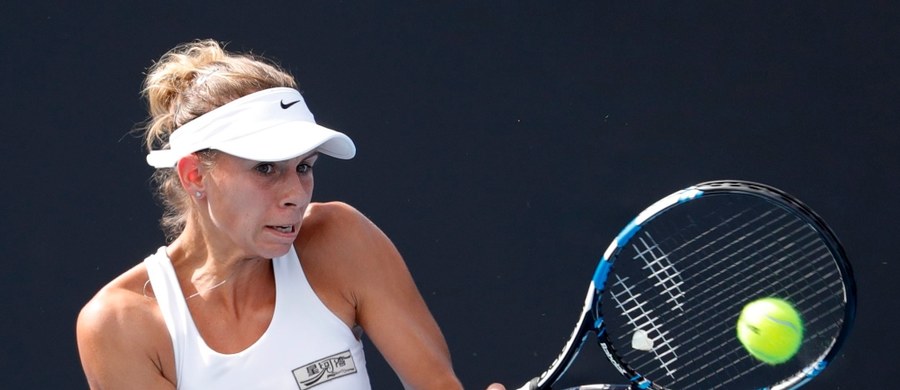 Magda Linette i francuska tenisistka Alize Cornet awansowały do drugiej rundy debla wielkoszlemowego Australian Open w Melbourne. Na otwarcie pokonały rozstawione z "16" Chorwatkę Dariję Jurak i reprezentantkę gospodarzy Anastasię Rodionovą 6:4, 3:6, 7:5.