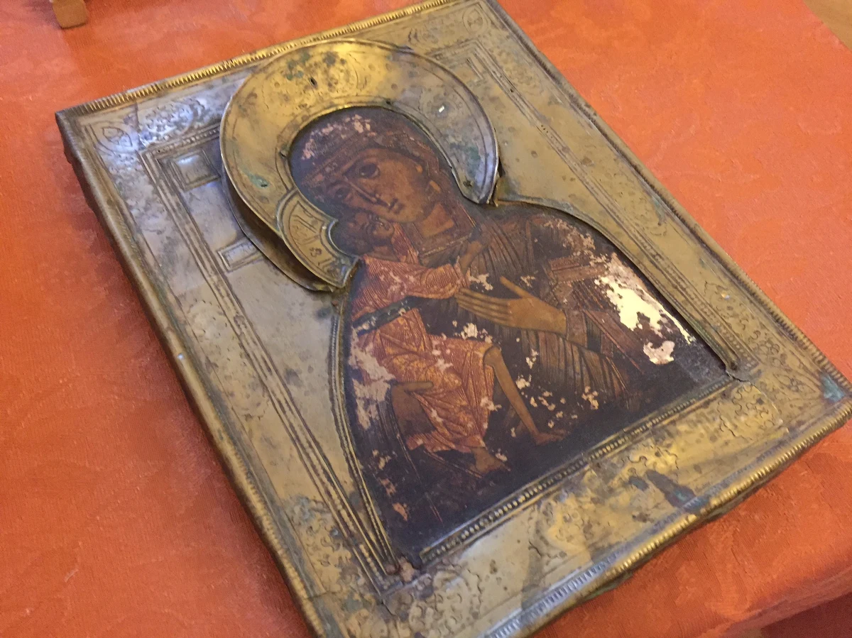 Cztery zabytkowe ikony, pochodzące w większości z XIX wieku, przekazali celnicy do Muzeum Warmii i Mazur. Ikony zostały wcześniej zarekwirowane na przejściu granicznym w Bezledach.