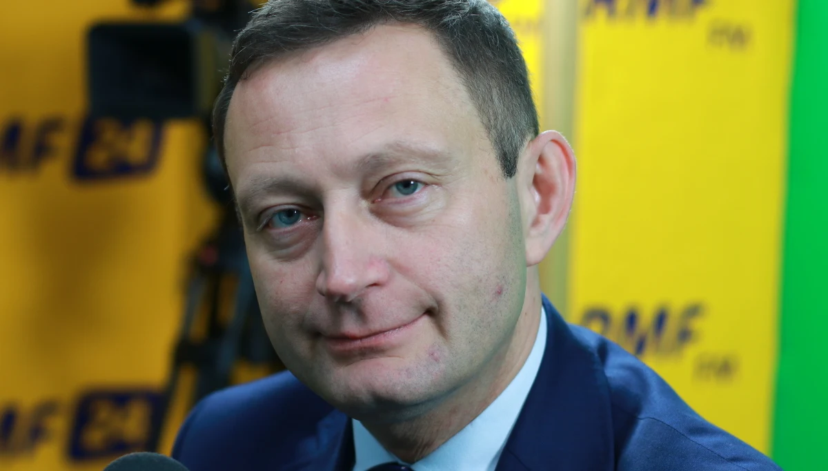 ​Kadencyjność w samorządach? "Jarosław Kaczyński wziął ten pomysł od Nowoczesnej. To pomysł na dobre, stabilne czasy" – stwierdził Paweł Rabiej w Porannej rozmowie w RMF FM. "Wybory samorządowe dopiero w 2018 roku, chyba że prezes PiS będzie chciał je przyspieszyć" – dodał rzecznik Nowoczesnej. Zapewnił też, że lider partii Ryszard Petru nie jest dla niej balastem. "Jest świetnie przygotowany do polityki. Jest twarzą Nowoczesnej. Ufamy mu" – mówił Rabiej. 