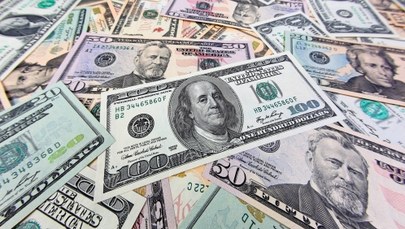 Ukraina: Miliony dolarów znaleziono u byłych urzędników fiskusa