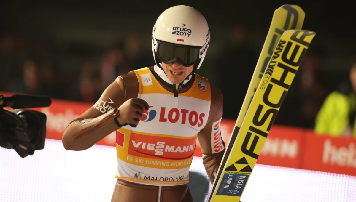 "My wygraliśmy u nich, oni u nas, jesteśmy kwita" - tak Piotr Żyła skomentował zwycięstwo Niemców w sobotnim konkursie drużynowym Pucharu Świata w Zakopanem. Polacy zajęli drugie miejsce, a Słoweńcy trzecie.