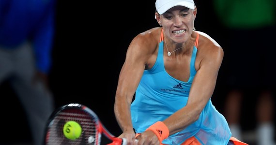 Liderka rankingu tenisistek Angelique Kerber nie obroni tytułu w wielkoszlemowym Australian Open. Niemka polskiego pochodzenia przegrała w Melbourne z Amerykanką CoCo Vandeweghe 2:6, 3:6.