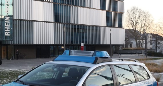 Młody mężczyzna, podejrzany o udział w przygotowywaniu zamachu w Wiedniu, trafił w Niemczech do aresztu śledczego - podała telewizja publiczna ARD. Aresztowany jest prawdopodobnie wspólnikiem dżihadysty zatrzymanego wcześniej w stolicy Austrii.