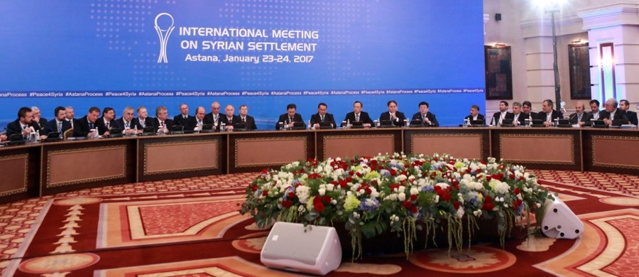 W stolicy Kazachstanu Astanie rozpoczynają się pokojowe rozmowy w sprawie Syrii. Pierwsze skrzypce gra Rosja, która z pomocą Turcji i Iranu, pragnie propagandowego sukcesu.