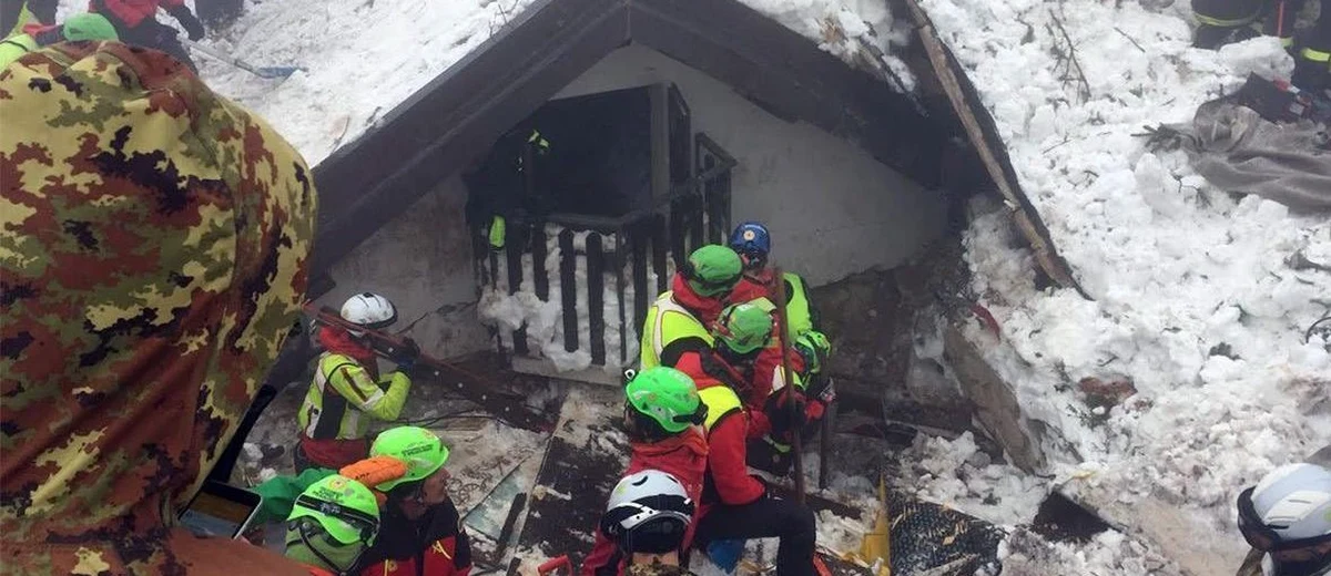 Ciało siódmej ofiary wyciągnięto spod gruzów hotelu w Abruzji, na który w ubiegłym tygodniu zeszła lawina. Zaginione są 22 osoby. Ostatnie żywe osoby wydobyto w sobotę rano. Łącznie spod gruzów uratowano 9 ludzi.