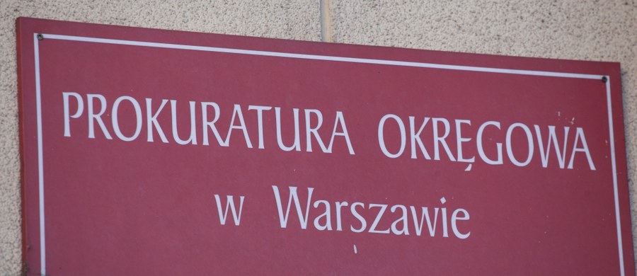 Zamieszanie z ochroną urzędów skarbowych na Mazowszu. Firma, która wygrała przetarg na świadczenie takich usług jest podejrzana o złożenie fałszywego oświadczenia o zaległościach podatkowych. Sprawa trafiła do prokuratury, ale ta nie chce się nią zająć, bo... sama jest ochraniana przez wspomnianą firmę. 