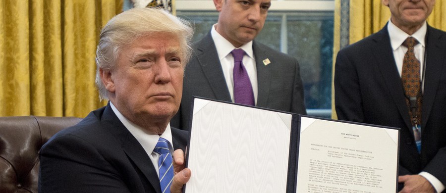 Prezydent Stanów Zjednoczonych Donald Trump podpisał dekret formalnie rozpoczynający proces wycofywania się Stanów Zjednoczonych z Transpacyficznej Umowy o Wolnym Handlu (TPP). Była to jedna z jego zapowiedzi z kampanii wyborczej. 
