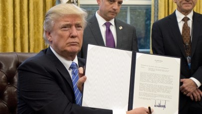 Trump podpisał dekret wycofujący USA z umowy o wolnym handlu