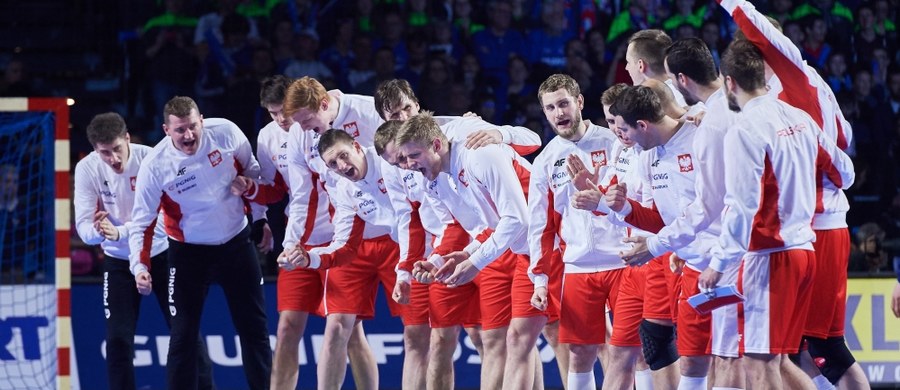 Polska wygrała we francuskiej miejscowości Brest z Argentyną 24:22 (13:13) w meczu o 17. miejsce w mistrzostwach świata piłkarzy ręcznych.  Był to zarazem finał Pucharu Prezydenta, będącego turniejem pocieszenia dla drużyn, które nie zakwalifikowały się do 1/8 finału imprezy.