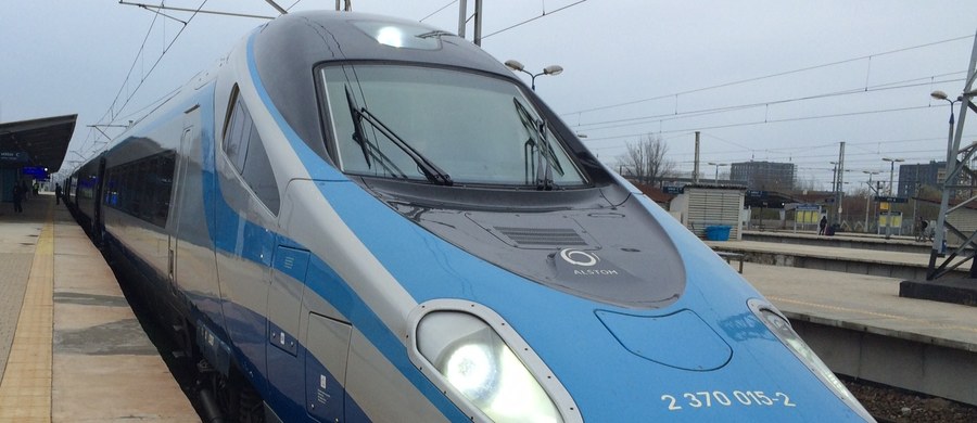 PKP rozważa zwiększenie do 200 km/h prędkości jazdy na kolejnych trasach - donosi "Dziennik Gazeta Prawna". Chodzi m.in. o trasy Poznań - Szczecin, Warszawa - Białystok i Wrocław - Poznań.