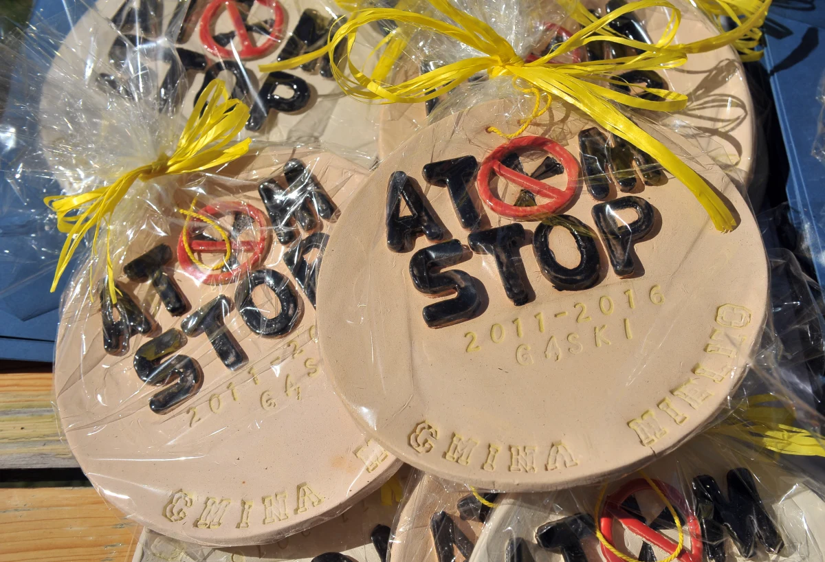 "Projekt budowy pierwszej polskiej elektrowni jądrowej został zawieszony"- przyznaje w rozmowie z dziennikarzem RMF FM minister energii Krzysztof Tchórzewski. Jak dodaje, projekt może nawet zostać ostatecznie porzucony. Do tej pory pochłonął już około 200 milionów złotych.