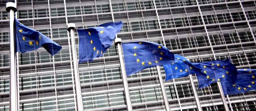 Komisja Europejska zaleciła w środę utrzymanie tymczasowych kontroli na niektórych granicach wewnątrz strefy Schengen o kolejne trzy miesiące - poinformował unijny komisarz spraw wewnętrznych i migracji Dimitris Awramopulos.