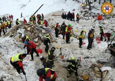 Koniec poszukiwań w ruinach hotelu Rigopiano. Nie znaleziono już żywych ludzi