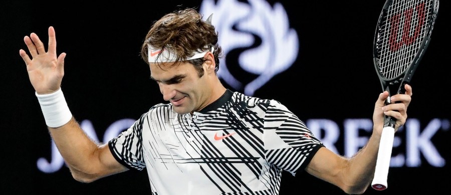 Szwajcar Roger Federer pokonał swego rodaka Stana Wawrinkę (7:5, 6:3, 1:6, 4:6, 6:3) w półfinale Australian Open i w niedzielę po raz 28. wystąpi w decydującym meczu turnieju wielkoszlemowego. Jego rywalem będzie Hiszpan Rafael Nadal lub Bułgar Grigor Dimitrow.