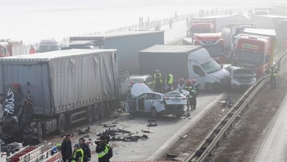 Po dwóch karambolach na A1: Śledztwo ws. sprowadzenia katastrofy w ruchu lądowym