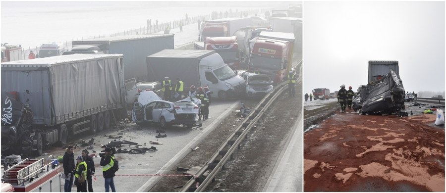 Śledztwo dot. dwóch karamboli na autostradzie A1 prokuratura prowadzi ws. "sprowadzenia katastrofy w ruchu lądowym, zagrażającej życiu lub zdrowiu wielu osób, oraz wystąpienia szkody materialnej w wielkich rozmiarach" - poinformował Witold Błaszczyk z Prokuratury Okręgowej w Piotrkowie Trybunalskim. Przypomnijmy: w czwartek w dwóch karambolach na A1 w powiecie piotrkowskim, na jezdniach w obu kierunkach, zderzyło się w sumie 76 samochodów. Do szpitali trafiły 32 osoby, trzy z nich są w ciężkim stanie.