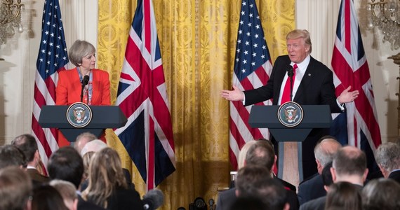 Premier Wielkiej Brytanii Theresa May, która w piątek spotkała się w Waszyngtonie z prezydentem USA Donaldem Trumpem, powiedziała, że Trump obiecał "stuprocentowe" poparcie dla NATO. Przywódcy rozmawiali w Białym Domu również o umowie o wolnym handlu, o Rosji, a także o tak zwanym Państwie Islamskim. Trump zapowiedział też wizytę państwową w Zjednoczonym Królestwie.