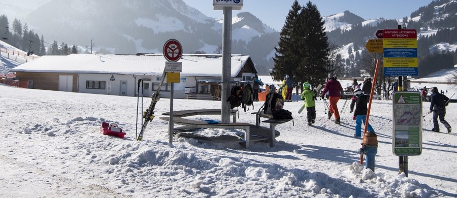 Na stokach narciarskich w Niemczech i Austrii jest mniej wypadków wśród narciarzy, ale częściej są one znacznie bardziej urazowe – ostrzega „Spiegel” powołując się Niemiecki Związek Narciarski (DSV). Głównymi powodami są brawura i sztuczny śnieg.