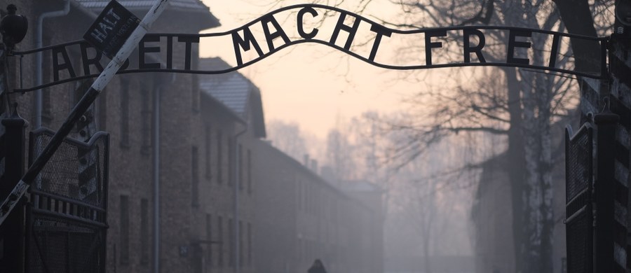 W poniedziałek krakowski Instytut Pamięci Narodowej udostępni bazę danych załogi KL Auschwitz. Znajdzie się w niej 8,5 tys. nazwisk esesmanów, zatrudnionych w obozie od czasów jego założenia do likwidacji. To pierwszy taki spis w Polsce, najpełniejszy jaki udało się zrobić w oparciu o dostępne źródła.