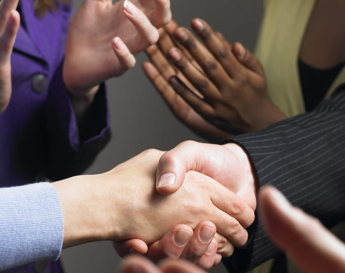 Temat mówienia sobie per pan i na ty poruszaliśmy już na tym blogu - jeśli dobrze pamiętam - nie raz. Dziś chciałbym wrócić do tego tematu. Nie będę jednak przytaczać wyłącznie zasad, ale kilka historii, które wprawiły mnie ostatnio w niemałe zakłopotanie.