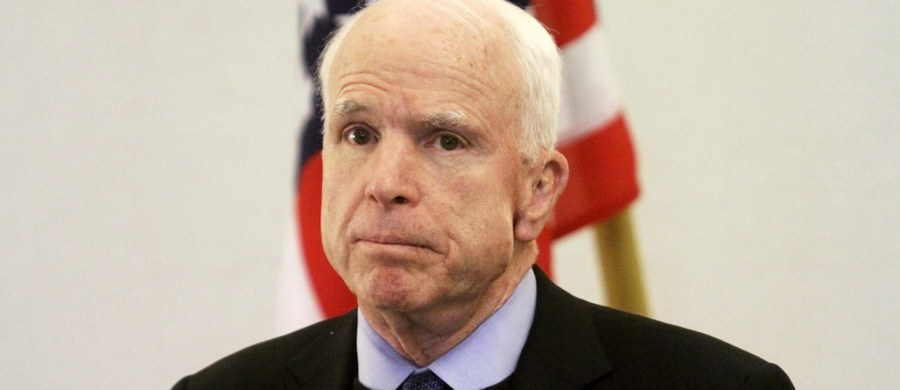 Dekret dotyczący wjazdu do USA obywateli siedmiu muzułmańskich krajów jest niejasny i budzi wiele wątpliwości - oświadczył republikański senator John McCain. Lider republikańskiej większości w Senacie Mitch McConnell zaapelował o rozwagę w jego stosowaniu.