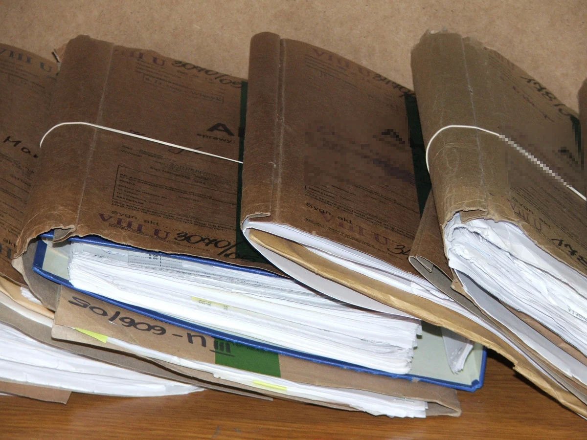 Do krakowskiego sądu wpłynął wniosek o ułaskawienie Jana S., znanego chirurga skazanego na karę więzienia za branie łapówek - dowiedział się reporter RMF FM Paweł Pawłowski. Lekarz, który na początku października usłyszał wyrok 2 lat i 8 miesięcy bezwzględnego więzienia, wciąż pozostaje na wolności i nie trafi za kratki przynajmniej do końca kwietnia.