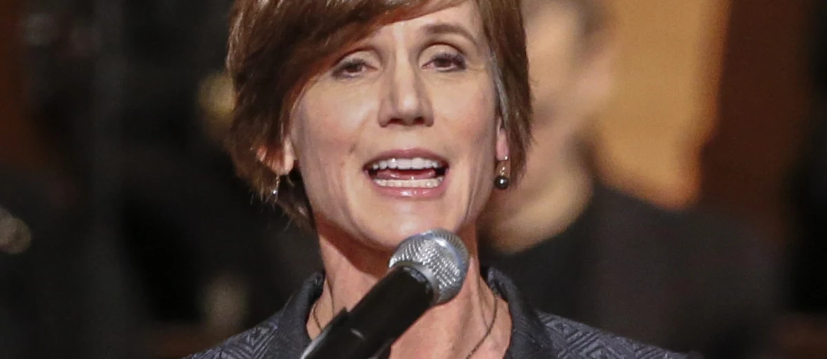 Prezydent Donald Trump odwołał pełniącą obowiązki ministra sprawiedliwości i prokuratora generalnego Sally Yates. Yates została odwołana po tym, jak skrytykowała antyimigrancki dekret Trumpa.