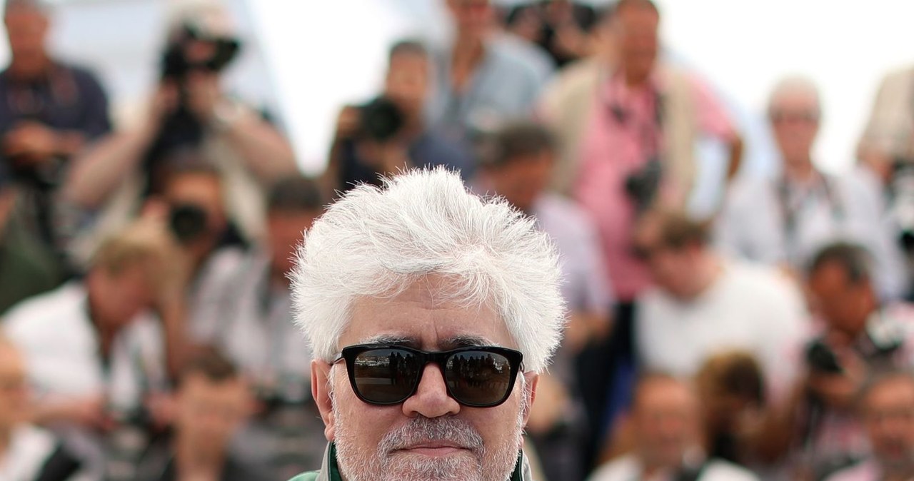 Reżyser Pedro Almodovar będzie przewodniczącym jury 70. festiwalu filmowego w Cannes - ogłosili we wtorek, 31 stycznia, organizatorzy. Almodovar, nagrodzony Złotą Palmą za dramat "Wszystko o mojej matce", będzie pierwszym Hiszpanem, który stanie na czele jury konkursu.