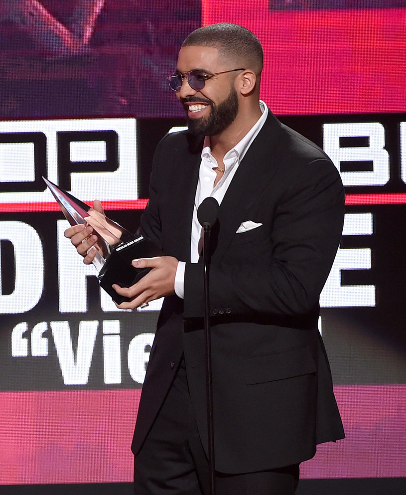 Drake w jednym z wywiadów przyznał, że zastanawia się nad powrotem do aktorstwa. Kanadyjczyk myśli również o autorskim programie. 