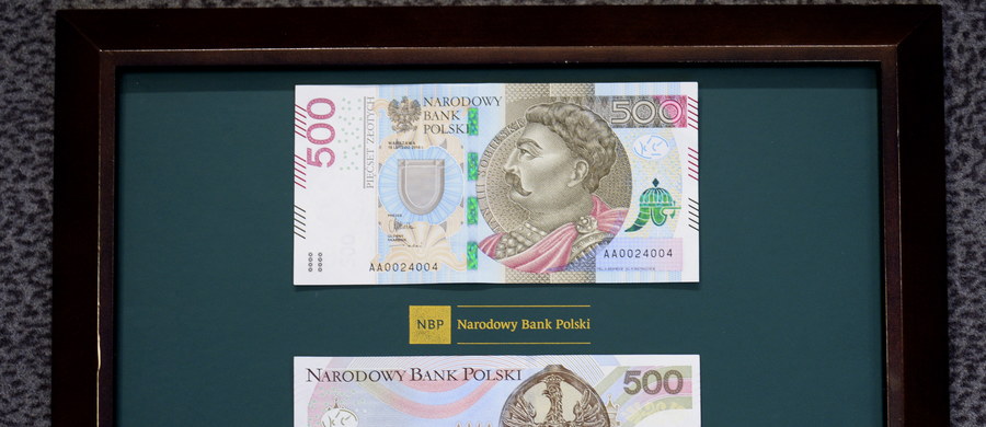 Nowy banknot o nominale 500 zł z wizerunkiem króla Jana III Sobieskiego trafi do obiegu 10 lutego - poinformowało biuro prasowe Narodowego Banku Polskiego. Jak podkreślono, jest on odpowiedzią na zapotrzebowanie rynku i na rosnące koszty utrzymywania zapasu strategicznego banku centralnego.