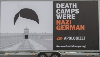 "Death Camps Were Nazi German". Mobilny banner już w trasie