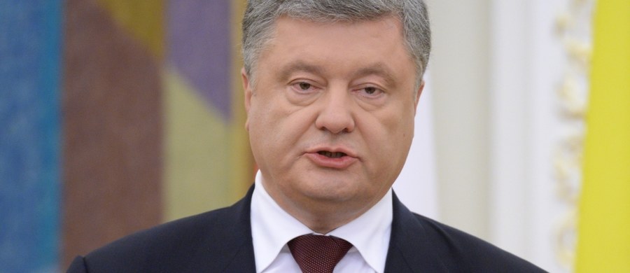 Prezydent Ukrainy Petro Poroszenko oświadczył w opublikowanym w czwartek wywiadzie, że przeprowadzi referendum w sprawie przystąpienia swego kraju do NATO. Przypomniał, że w ostatnich latach poparcie jego rodaków dla Sojuszu znacząco wzrosło.
