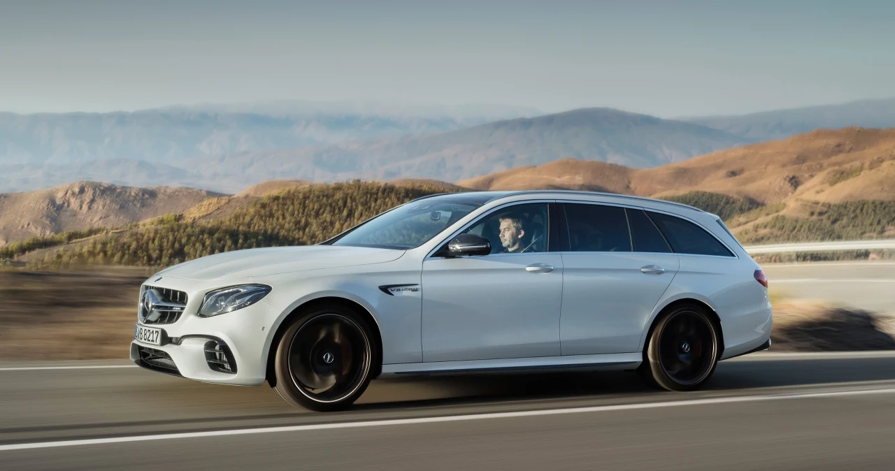 Stilvolle Mercedes Amg Kombi Bildnull