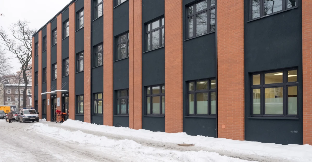 Mimo sprzeciwu pracowników Chorzowskiego Centrum Pediatrii i Onkologii, szpital ten zostanie włączony do Zespołu Szpitali Miejskich. Zdecydowali o tym radni Chorzowa. Ma to uratować lecznicę dla dorosłych, bo jeśli wejdzie w życie planowana ustawa o sieci szpitali, placówka straciłaby 14 milionów złotych i musiałaby zlikwidować kilka oddziałów.