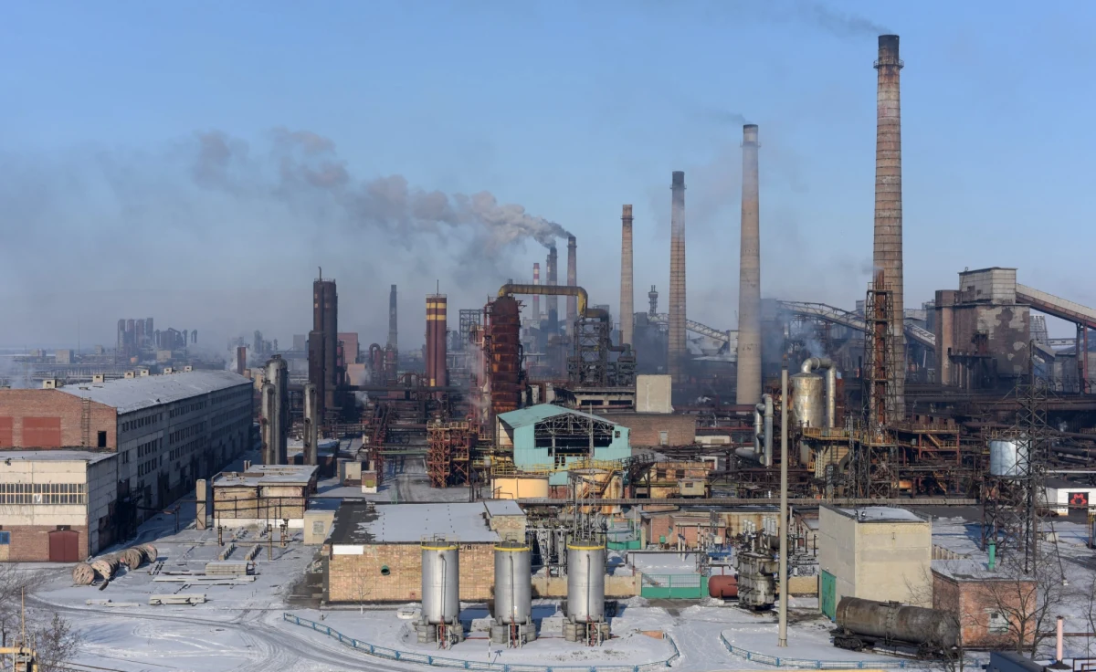 Prorosyjscy separatyści w Donbasie ostrzeliwują z artylerii kolejne miasto - Marinkę. Według agencji Unian, w mieście płonie kilka budynków. 