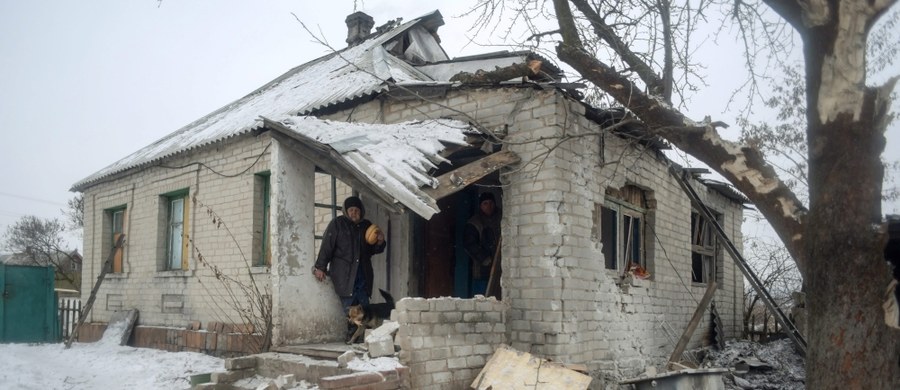 ​Sytuacja w Awdijiwce na wschodniej Ukrainie, gdzie przez trwające od niedzieli walki nie działa elektrociepłownia i stacja oczyszczania wody, grozi katastrofą humanitarną i ekologiczną. "Stawka jest coraz wyższa. Istnieje potencjalne niebezpieczeństwo katastrofy humanitarnej i ekologicznej" - ostrzegł wiceszef Specjalnej Misji Monitoringowej OBWE Alexander Hug.