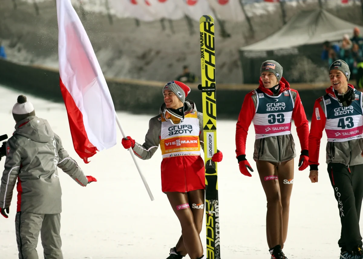 Kamil Stoch z ogromną przewagą wygrał Plebiscyt RMF FM i Interia.pl na najlepszego sportowca stycznia. Polski skoczek dostał ponad 70% waszych głosów!