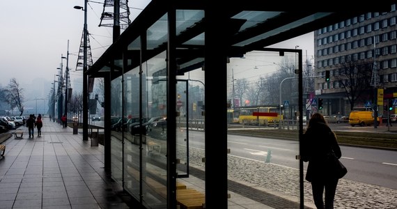 Od soboty wstrzymana zostaje akcja darmowych przejazdów komunikacją dla kierowców i ich pasażerów. Możliwość tę przez ostatnie dwa dni zapewniły Koleje Śląskie oraz – dla właścicieli aut – największy organizator komunikacji publicznej w regionie KZK GOP.