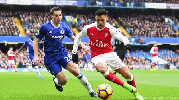 Chelsea Londyn pokonała 3-1 (1-0) Arsenal Londyn w pierwszym sobotnim spotkaniu 24. kolejki Premier League. Dzięki wygranej, zespół Antonio Conte powiększył przewagę nad lokalnym rywalem do 12 "oczek". 