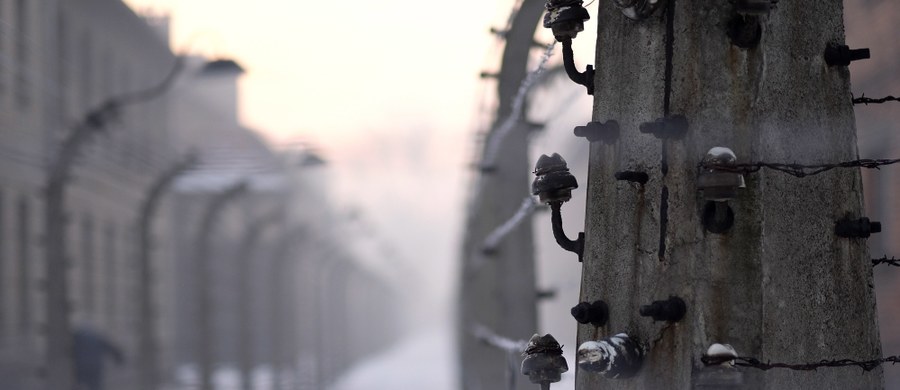 Jako osoba angażująca się od wielu lat w działalność społeczną z uznaniem witam każdą obywatelską inicjatywę, która służy słusznej sprawie, zwłaszcza jeśli jest realizowana w niekonwencjonalny sposób, skupiając na sobie powszechną uwagę. Żeby przebić się dzisiaj do mediów i zaistnieć w przestrzeni publicznej nie wystarczy już bowiem tylko mieć rację, trzeba jeszcze umieć ją sugestywnie, atrakcyjnie i nowocześnie zaprezentować.