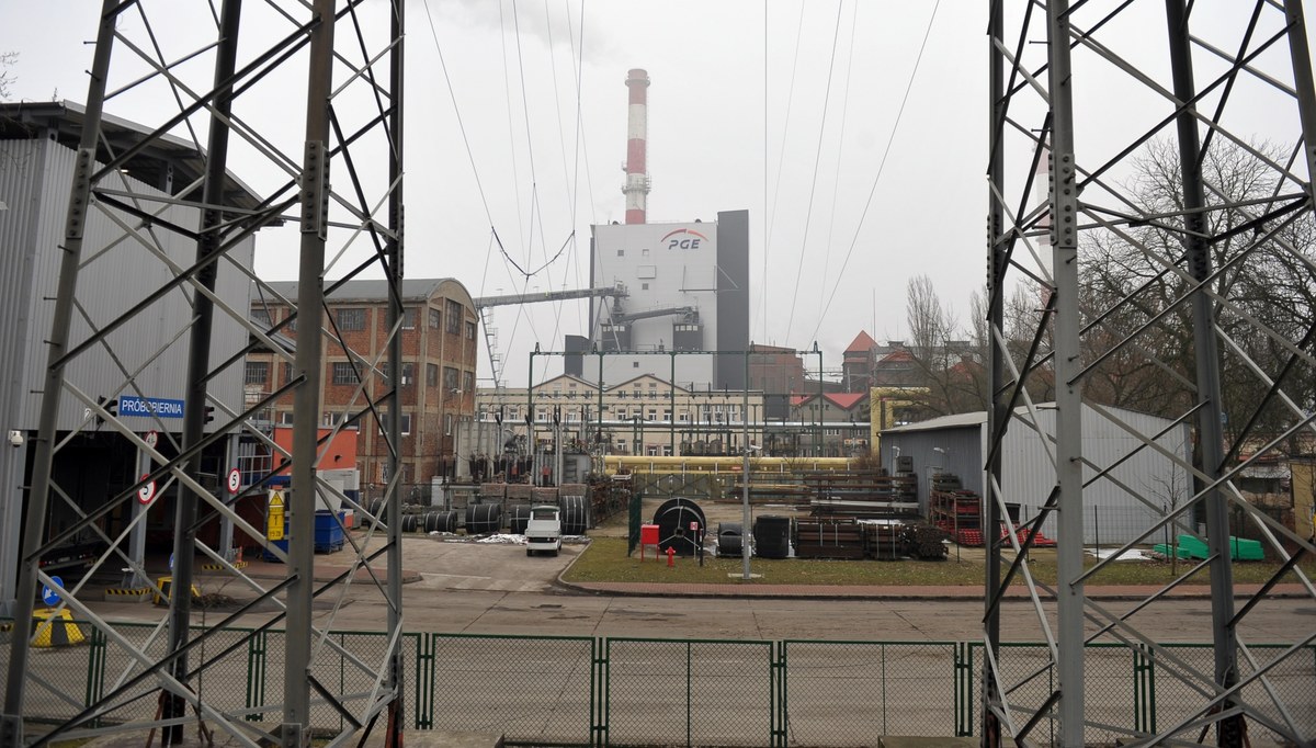 Dziewięciu pracowników Elektrowni Szczecin przyznało się do zarzutów korupcyjnych – powiedział rzecznik Prokuratury Okręgowej w Szczecinie. Wcześniej CBA poinformowało o aresztowaniu w tej sprawie trzech osób na okres trzech miesięcy.