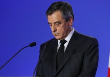 Fillon przeprosił za zatrudnienie swojej żony