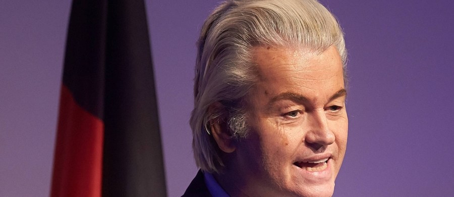 Antyimigrancki i antyislamski holenderski polityk Geert Wilders został oskarżony o rozpowszechnianie "fałszywych informacji". Opublikował on na Twitterze fotomontaż przedstawiającego rywala politycznego otoczonego przez islamskich radykałów.