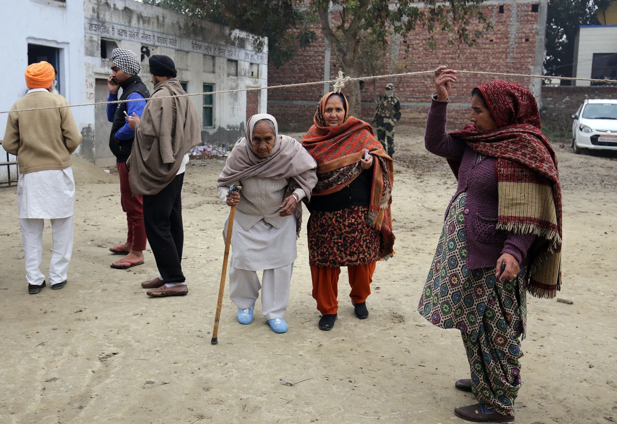 Trzęsienie ziemi o magnitudzie 5,6 nawiedziło w poniedziałek wieczorem północne rejony Indii - podała agencja Reutera, powołując się na dane United States Geological Survey. Epicentrum znajdowało się w stanie Uttarakhand - koło małego pielgrzymkowego miasta Ukhimath położonego na pogórzu Himalajów Wysokich, ale wstrząsy odczuwalne były również m.in. na terenie Delhi i w stanach Pendżab i Uttar Pradeś. Nie ma doniesień o ofiarach ani o stratach materialnych.