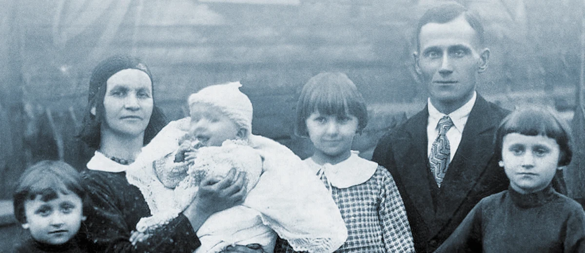 "Ta historia towarzyszyła mi od zawsze, z nią dorastałam i szłam przez życie (…). Nigdy nie była moją własną historią, lecz historią przeżyć mojej rodziny  z lat 1940-1946 i dziejów syberyjskiego zesłania moich dziadków" - mówi Dagmara Dworak, autorka "Kromki chleba". Dziś książka trafia do księgarń. To poruszające wspomnienia z syberyjskiego zesłania, do których dołączony jest jedyny w swoim rodzaju film. 